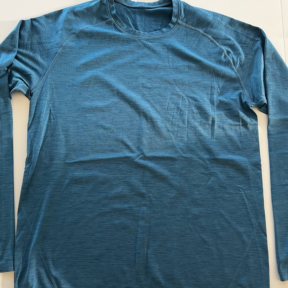lululemon athletica Other - Mens LULULEMON METAL VENT LONG SLEEVE sz LARGE